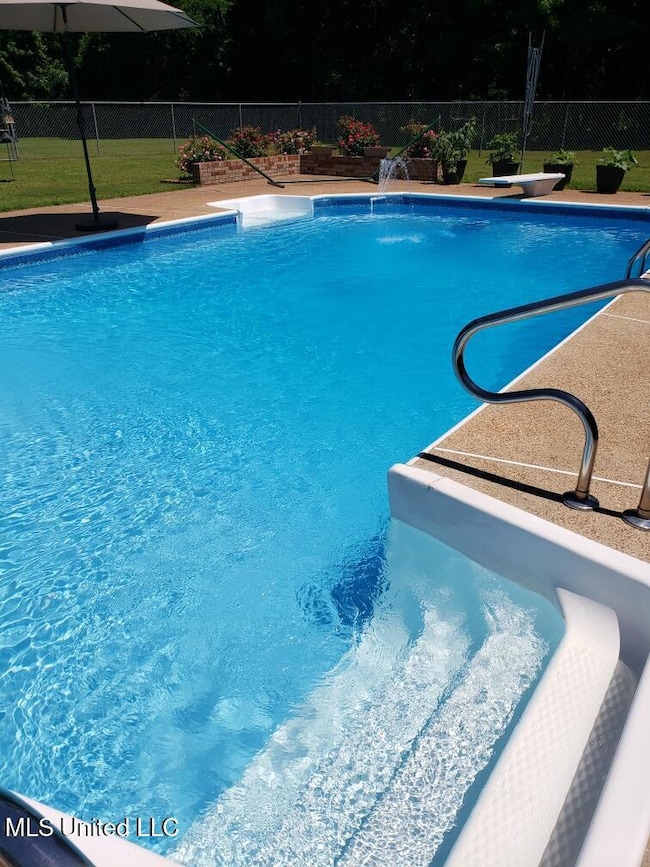 190 Anthony Dr, Nesbit, MS 38651 - photo 2