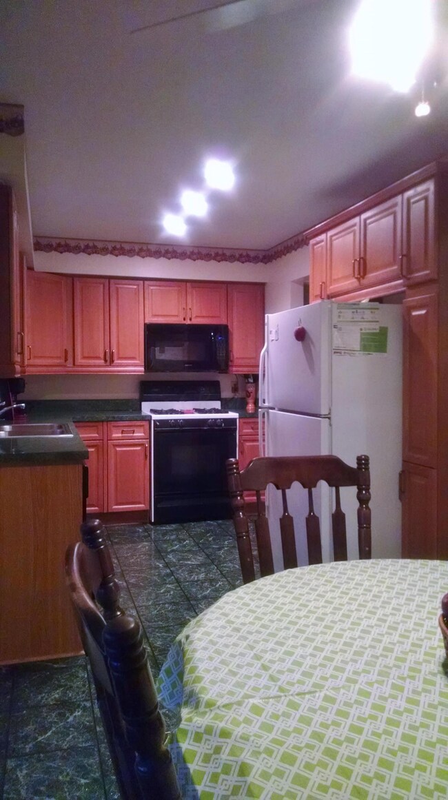 2575 Maybury Rd, Columbus, OH 43232 - photo 7