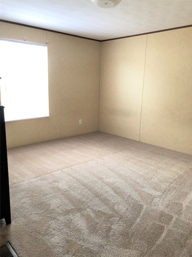 Bedroom (front/north)