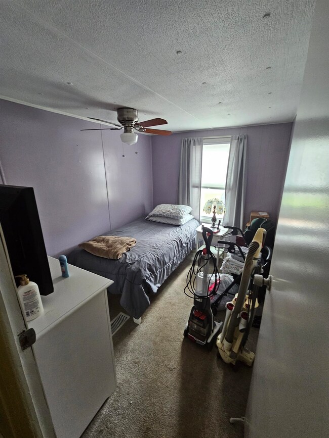 7 Goodwin Ln, Canaan, NH 03741 - photo 5