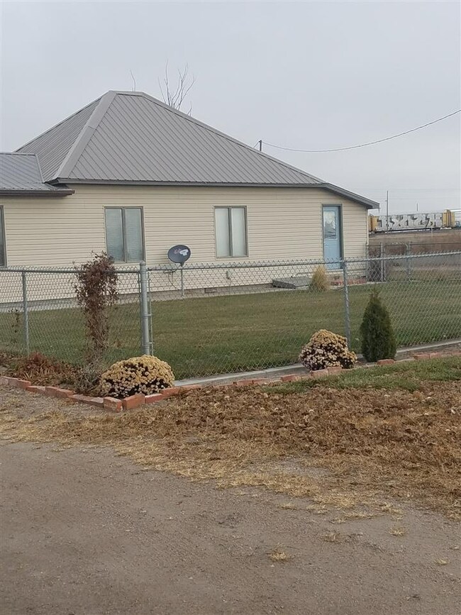 7459 W Front Rd, North Platte, NE 69101 - photo 2