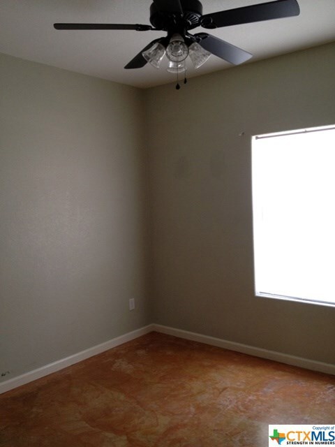 611 Valley St, San Marcos, TX 78666 - photo 5