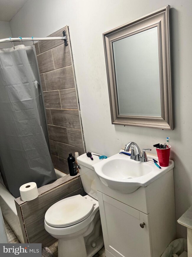 1824 S 21st St, Philadelphia, PA 19145 - photo 4