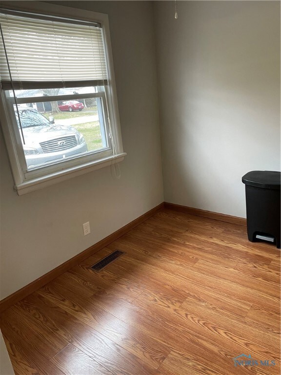 711 Winfield Ave, Findlay, OH 45840 - photo 7