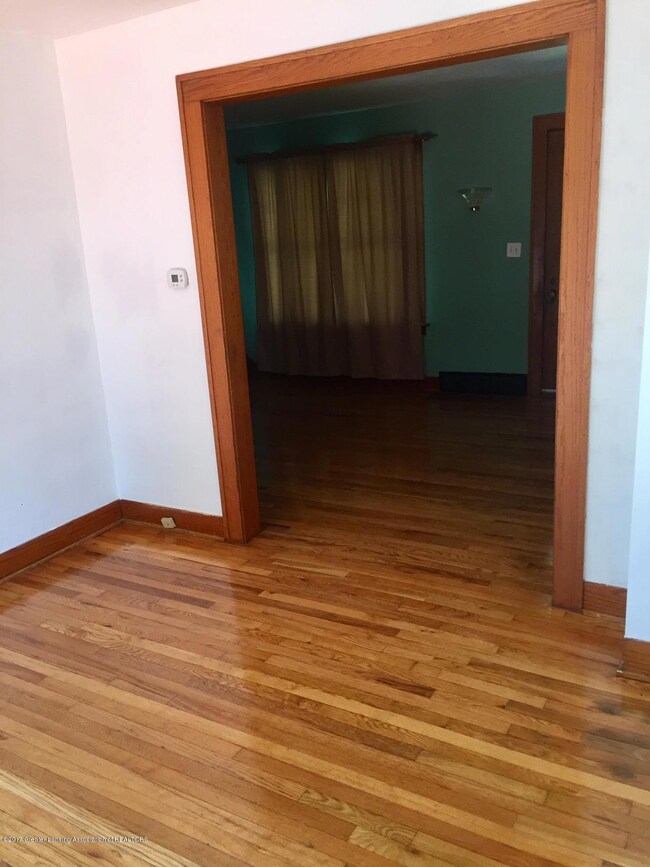 1231 Edward St, Lansing, MI 48910 - photo 5