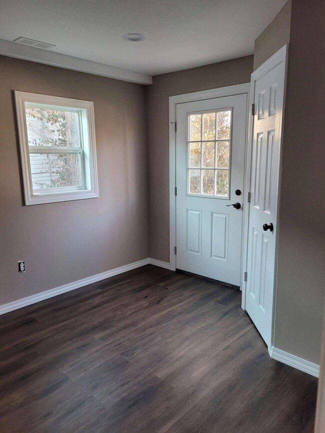 2831 W Elm St, Springfield, MO 65802 - photo 6