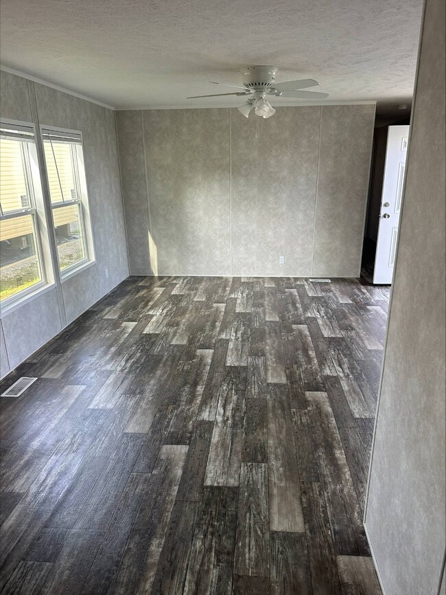 2555 Hedrick Ct, Decatur, IL 62526 - photo 5