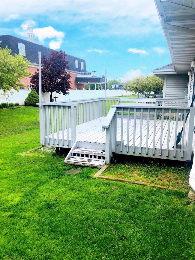 940 Ivanhoe Ln, Dyer, IN 46311 - photo 3