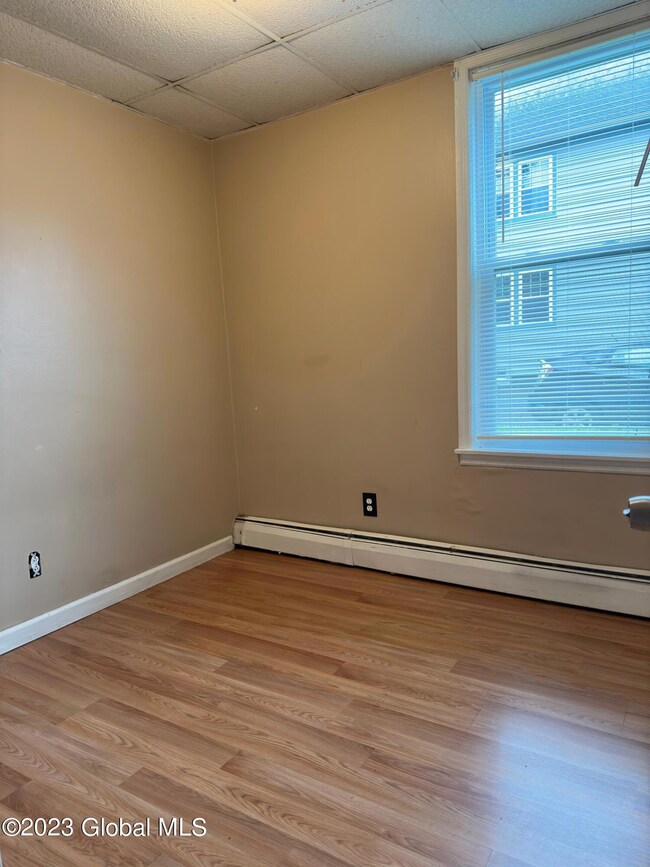 664 Myrtle Ave unit 1, Albany, NY 12208 - photo 6