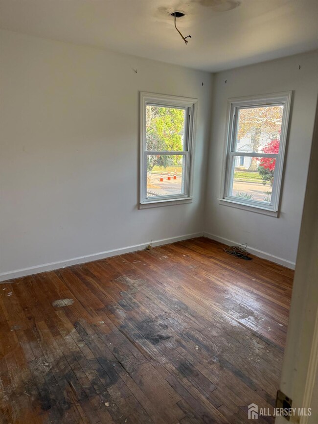 32 Hawthorne Dr, Somerset, NJ 08873 - photo 2