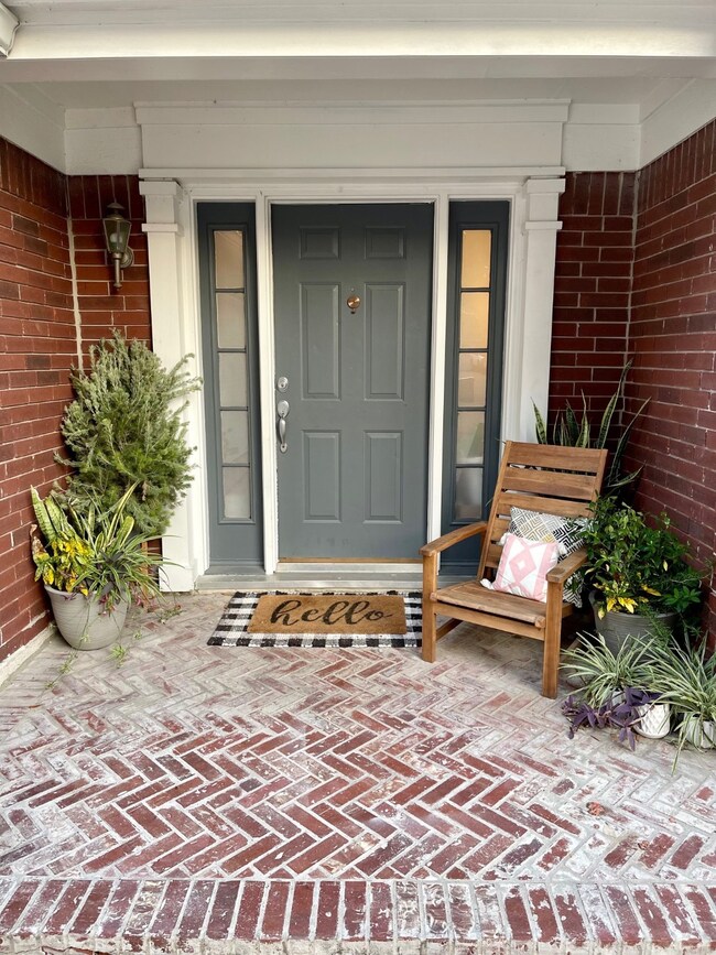 3907 Cedarwood Dr, Pearland, TX 77584 - photo 2