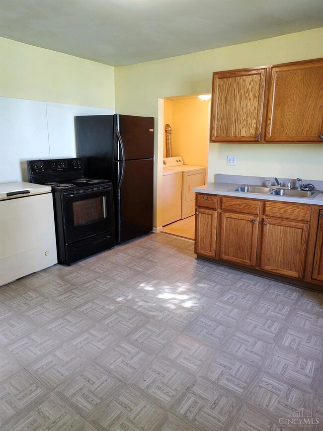 215 W 69th St, Cincinnati, OH 45216 - photo 7