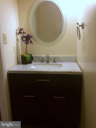 3064 Winter Pine Ct, Fairfax, VA 22031 - photo 5