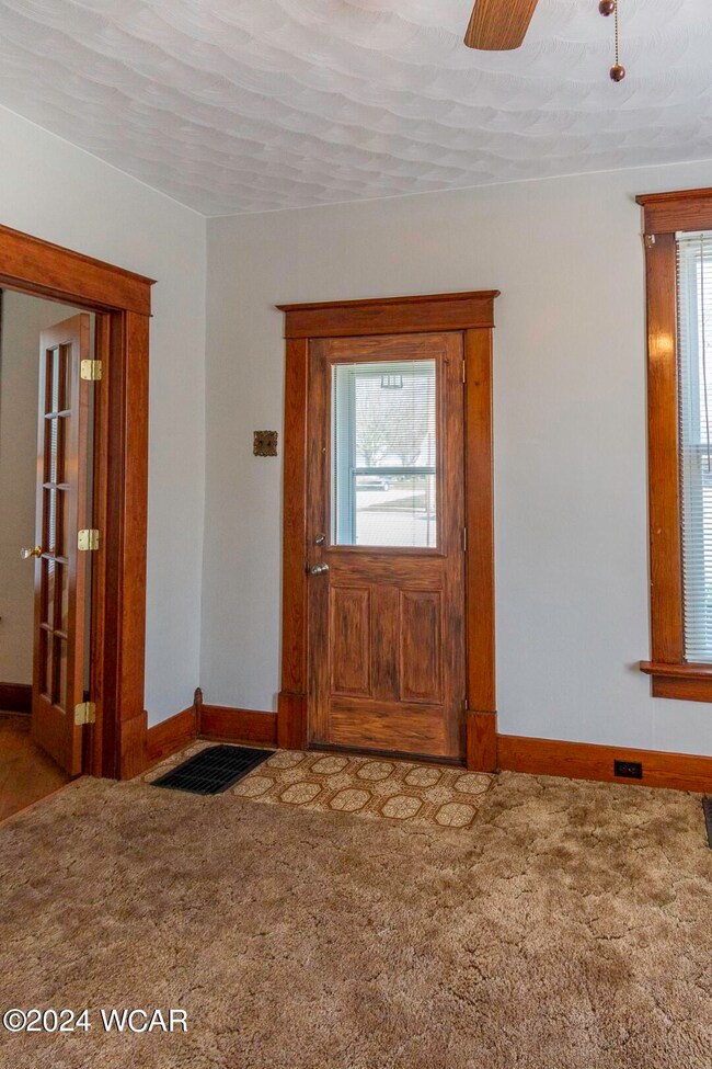 401 Jackson St, Wapakoneta, OH 45895 - photo 6