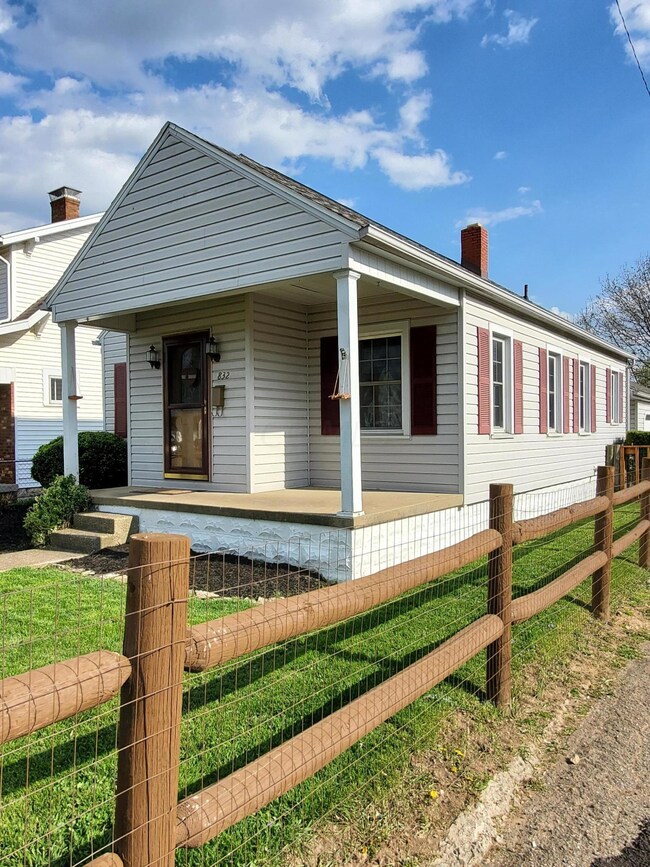 832 E Mulberry St, Lancaster, OH 43130 - photo 4