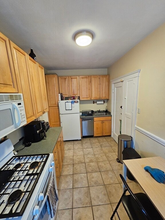 21 Sutherland Rd unit 12, Brighton, MA 02135 - photo 2