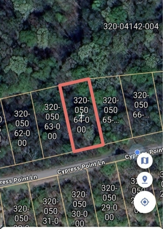 Boundary approximated in red