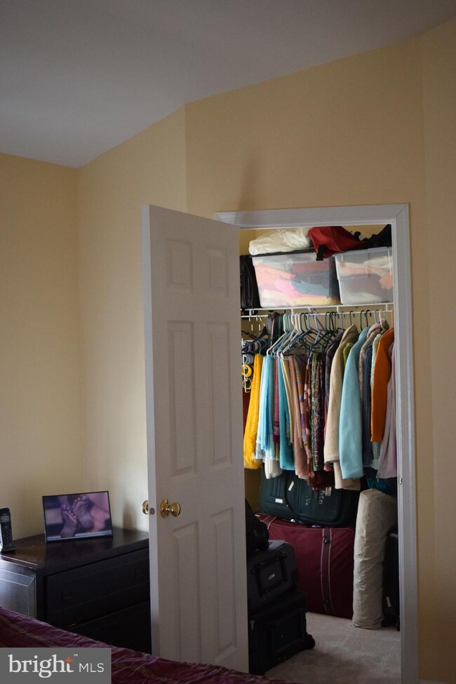 42805 Flannigan Terrace, Chantilly, VA 20152 - photo 3