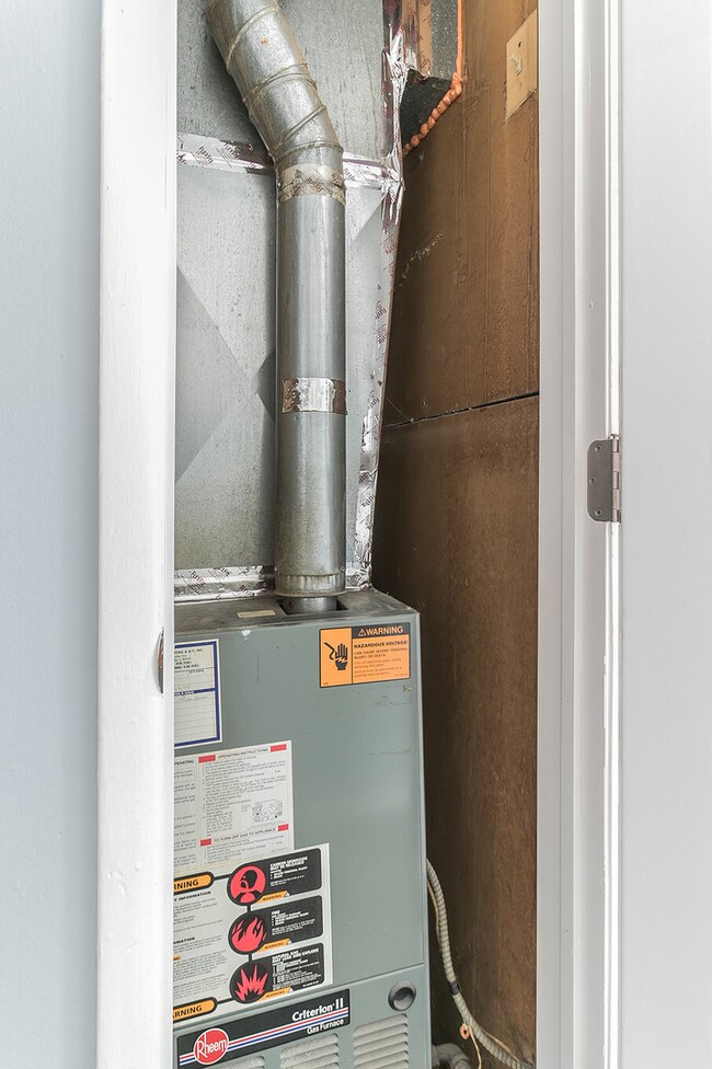 2616 20th St, Zion, IL 60099 - photo 4