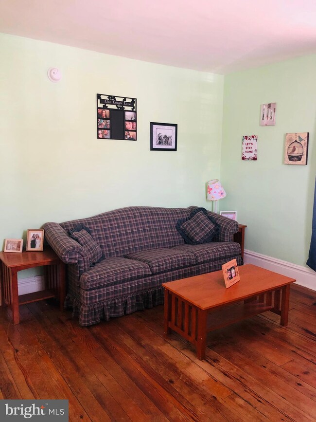 404 W Queen St, Chambersburg, PA 17201 - photo 3