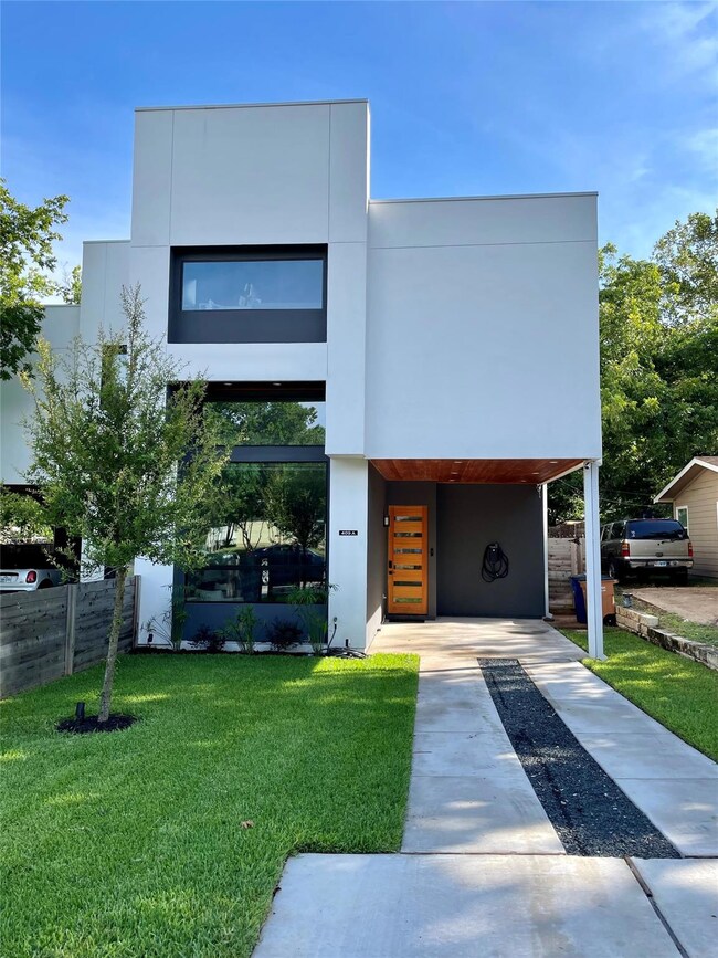 Warm & Welcoming Home