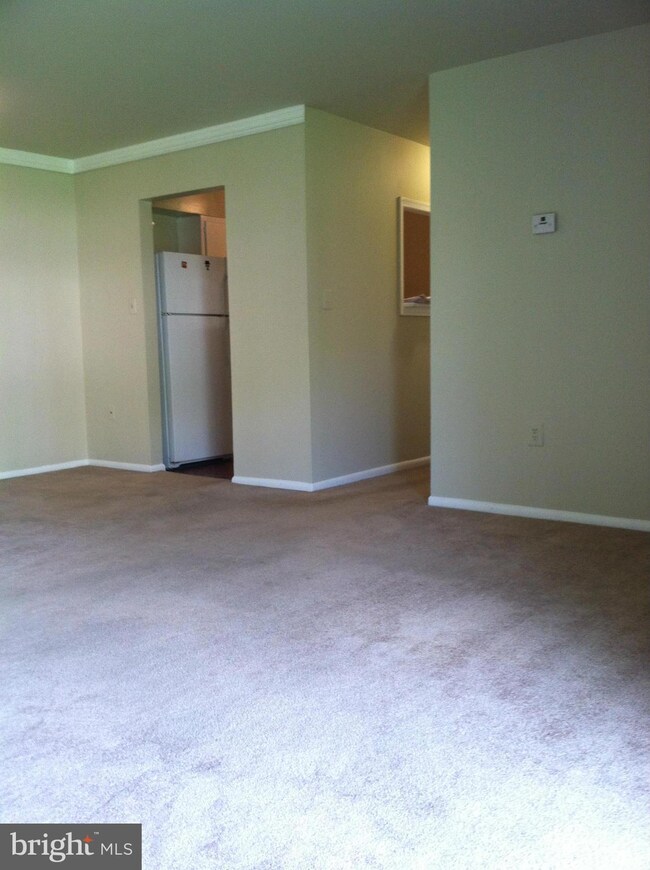 10722 West Dr unit 202, Fairfax, VA 22030 - photo 6