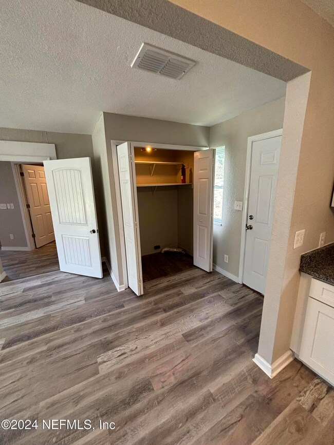 2431 Emily Dr, Jacksonville, FL 32216 - photo 5