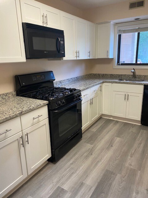 650 E Greenwich Ave unit 3-102, West Warwick, RI 02893 - photo 5