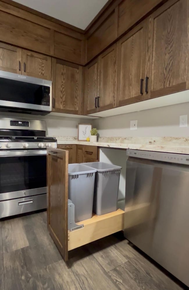 110 4th St SW, Plainview, MN 55964 - photo 6