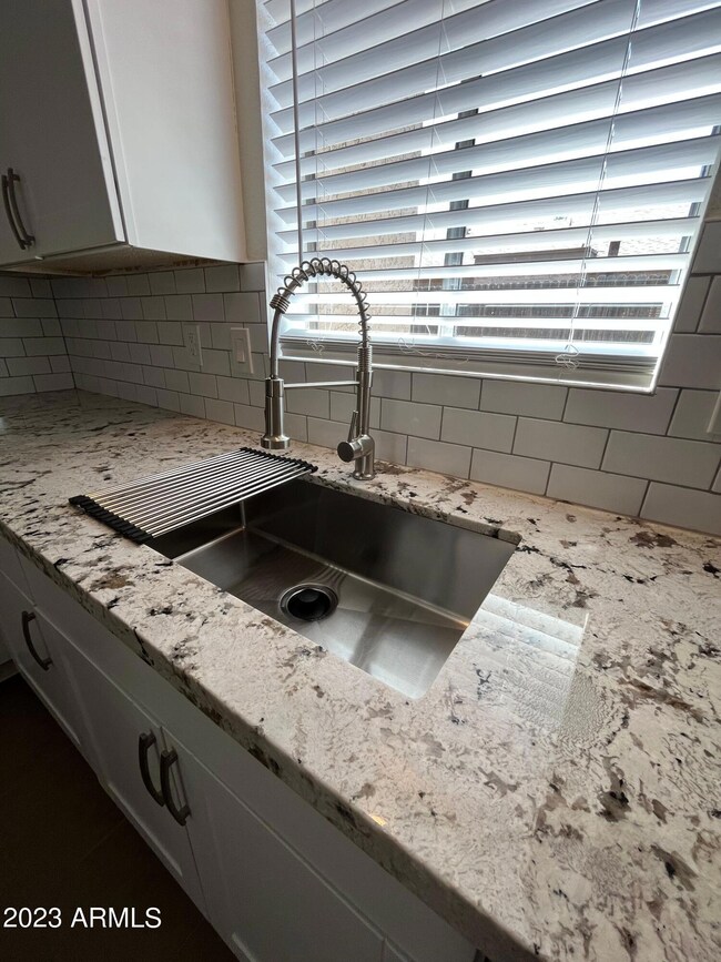 91F30496-BF46-4E3E-889B-D342C9A3D5AF