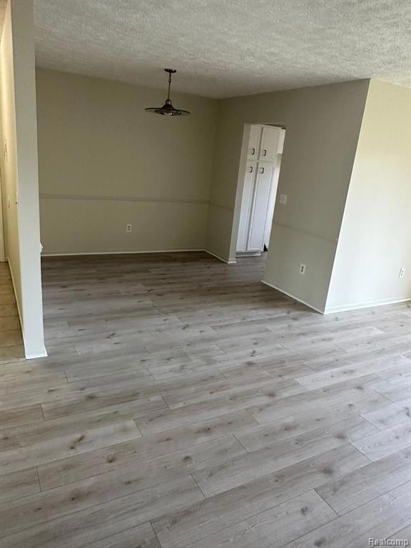 27860 Berrywood Ln unit 24, Farmington Hills, MI 48334 - photo 4