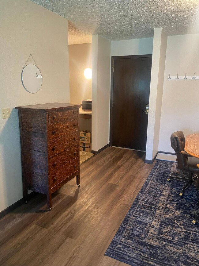812 Hills Ave unit N209, Jackson, MN 56143 - photo 4