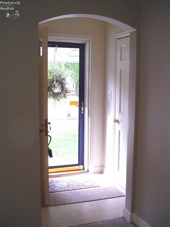 416 Erie St, Woodville, OH 43469 - photo 5