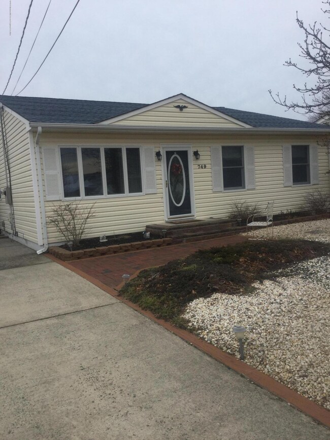 749 Tunney Point Dr, Toms River, NJ 08753 - photo 5