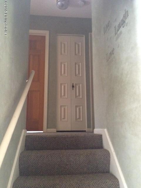 5412 Oakcreek Ln, Louisville, KY 40291 - photo 6