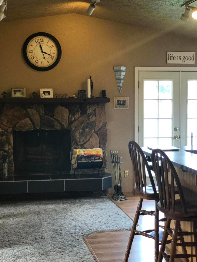 7051 Joseph St, Anchorage, AK 99518 - photo 6