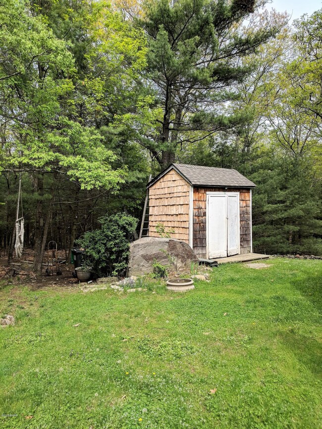 389 Wild Acres Dr, Dingmans Ferry, PA 18328 - photo 2
