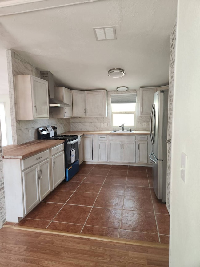 Window Over Sink/Mountain Views