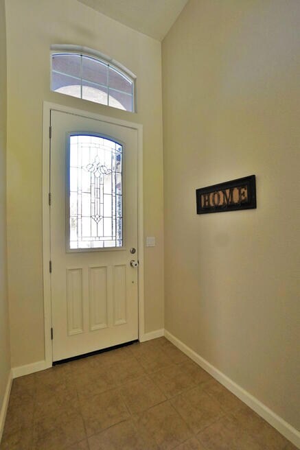 1269 Paradise Loop Lemoore 06 Entryway S