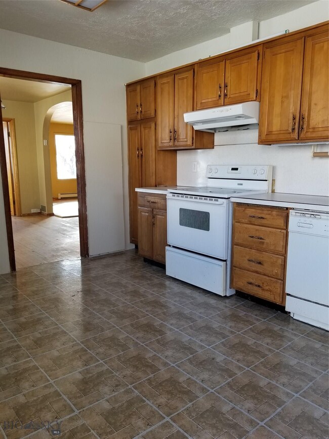 67 Bennett St, Butte, MT 59701 - photo 3