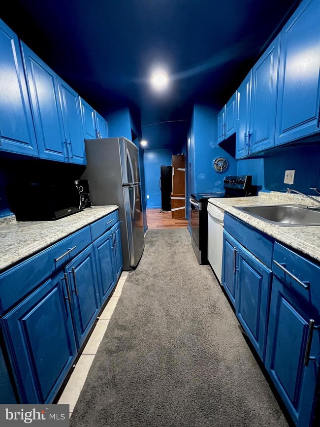 460 Girard St unit T2, Gaithersburg, MD 20877 - photo 3