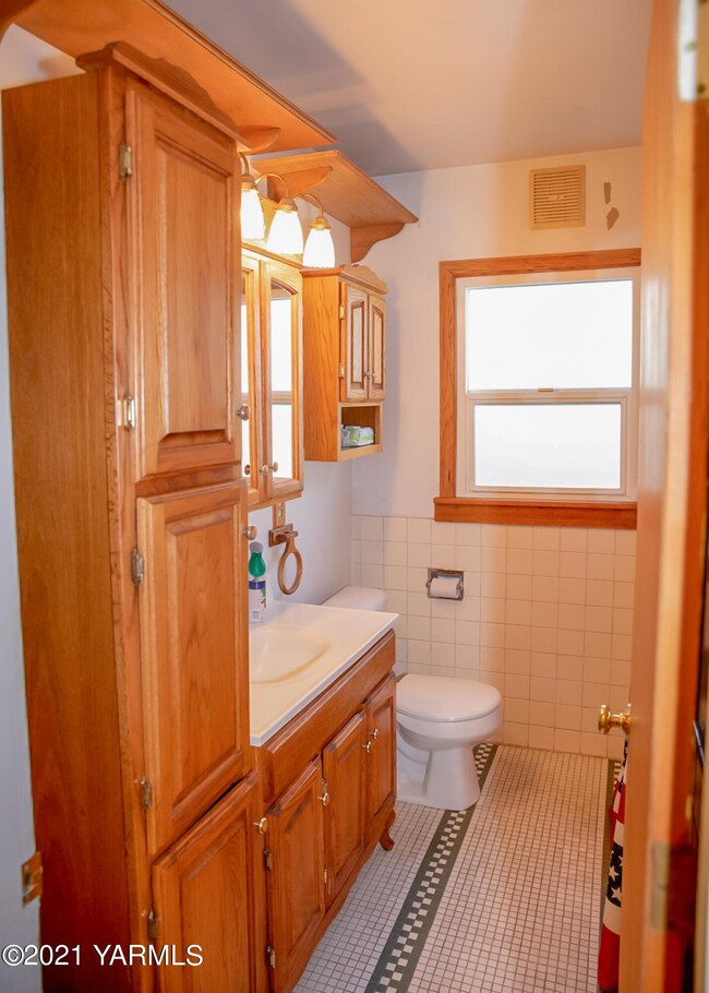 Main Bathroom