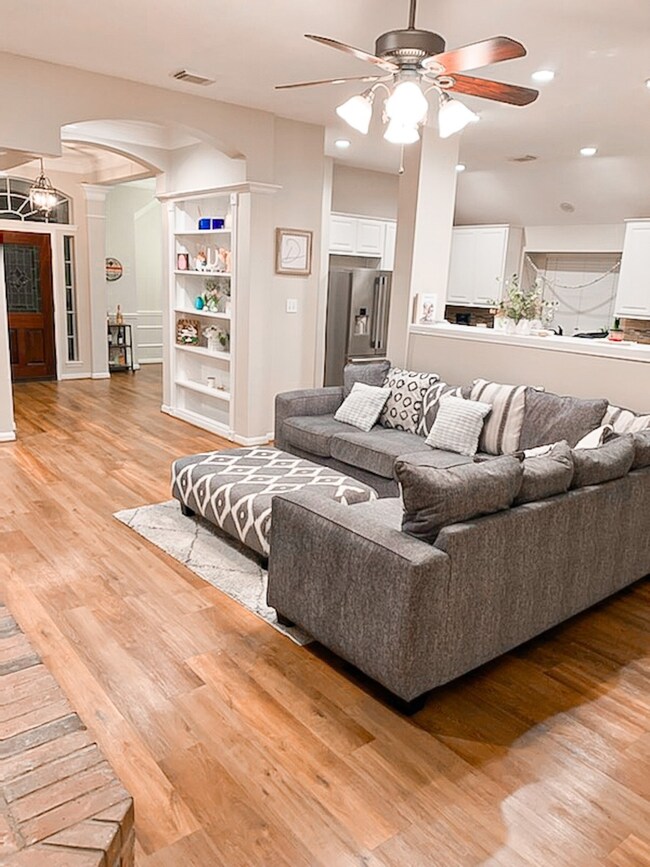 8130 Copper Shore Cir, Houston, TX 77095 - photo 7