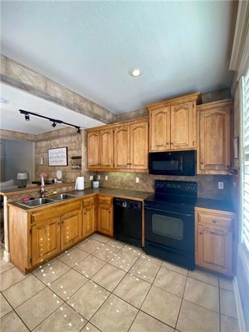 15718 W 61st Terrace, Shawnee, KS 66217 - photo 7