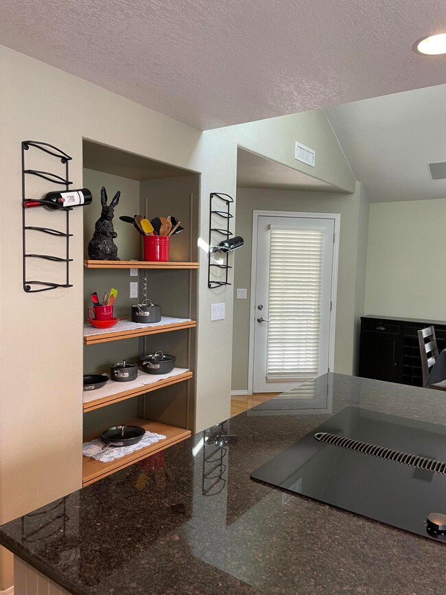 814 Brandon St, Central Point, OR 97502 - photo 4