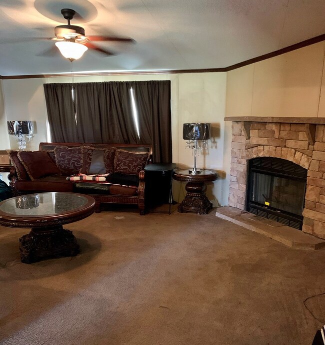 439 31st St, Nacogdoches, TX 75964 - photo 4