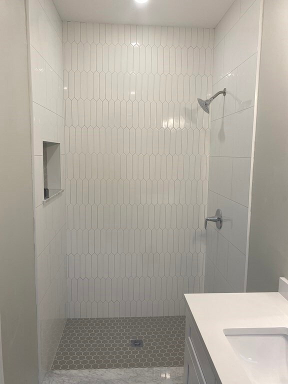 81 Diamond St unit 2, Walpole, MA 02081 - photo 2