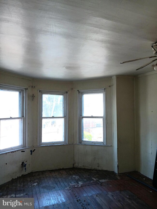 238 Pusey Ave, Darby, PA 19023 - photo 4