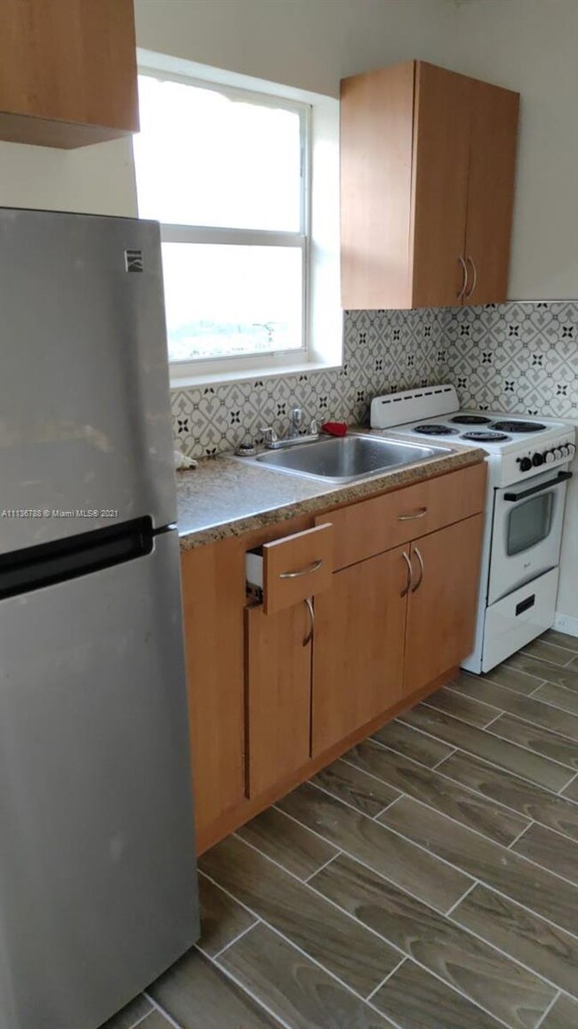 1030 18th St unit B, West Palm Beach, FL 33407 - photo 2