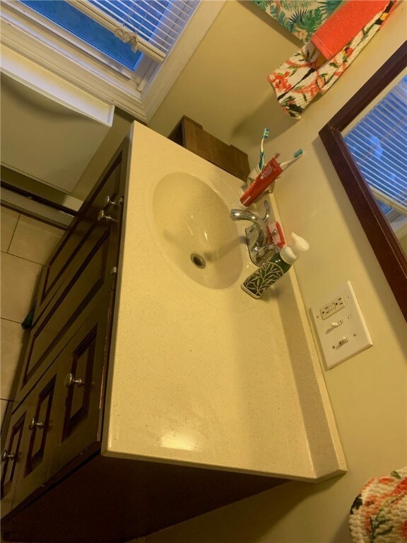 51 Brewster St, Pawtucket, RI 02860 - photo 6